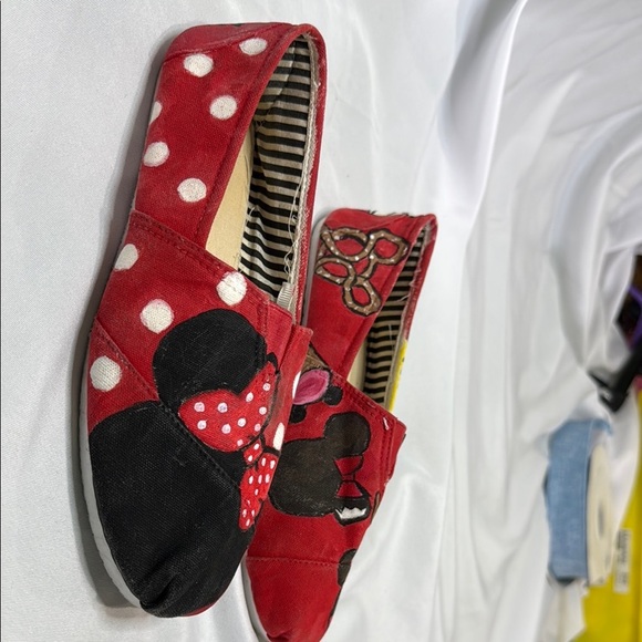 Minnie Mouse Disney Hand-Painted Women’s Shoes, size 8, snacks theme, Preowned - Picture 5 of 16